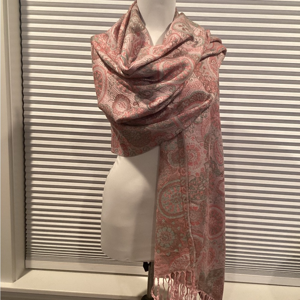 Pashmina Pink and Gray Scarf with Fringe Detailing